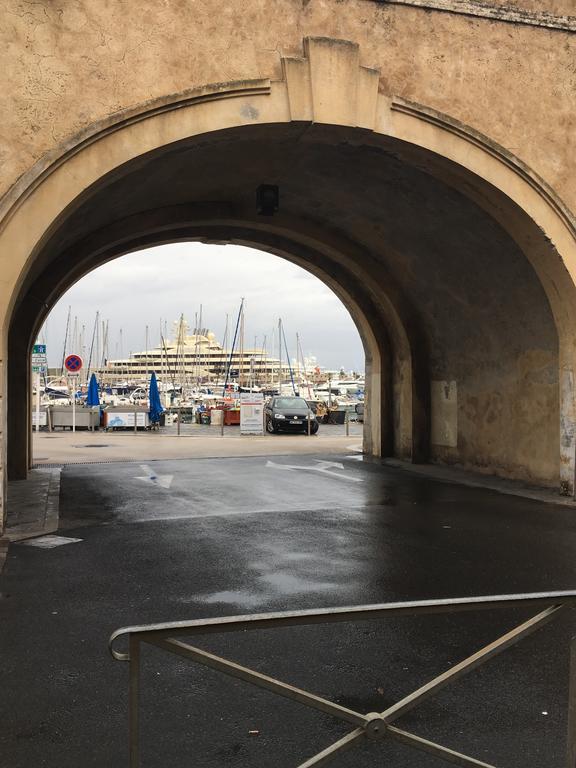 דירות Light Filled Penthouse In Old Antibes. Heart Of The Riviera מראה חיצוני תמונה